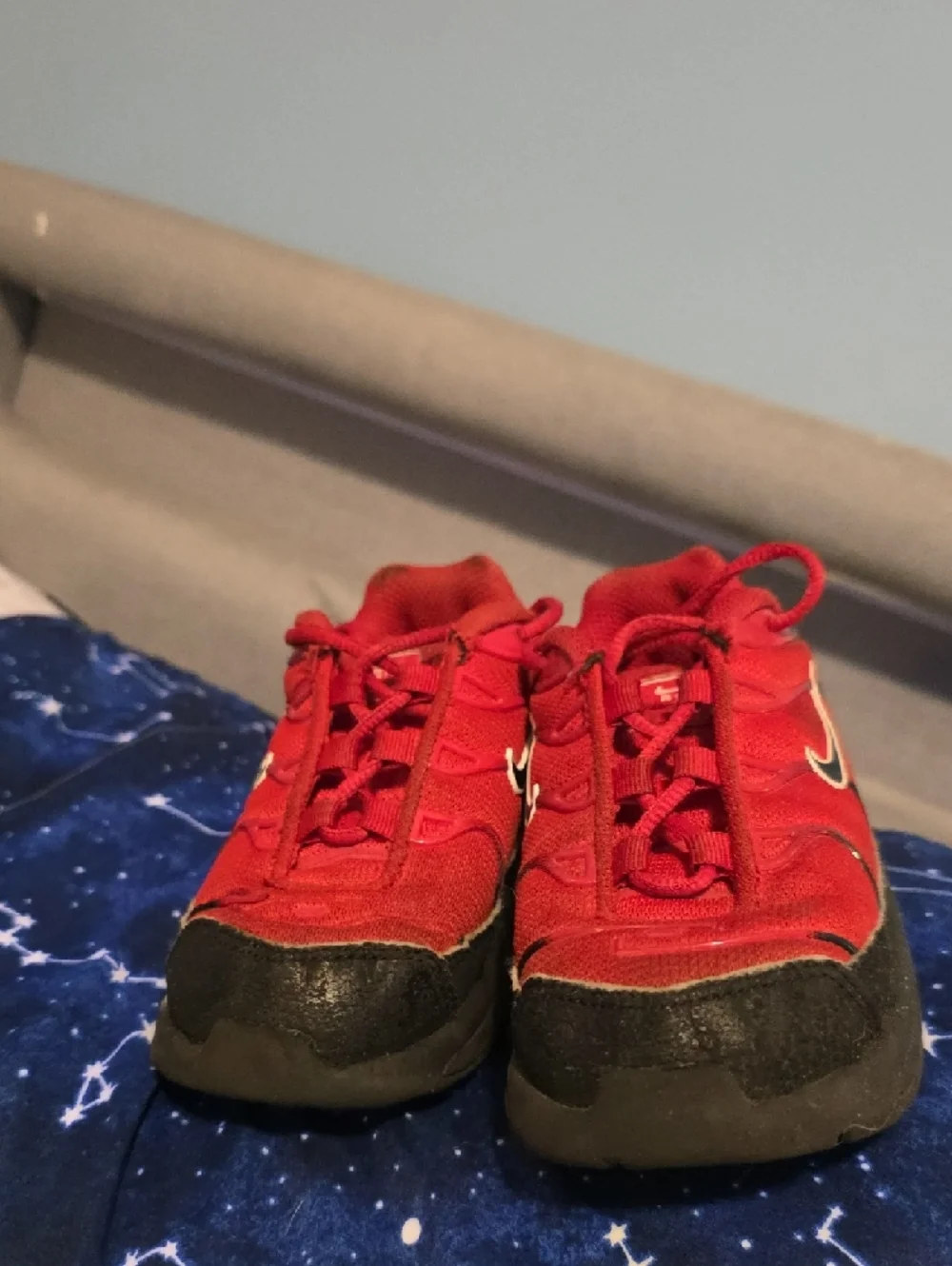 Nike AirMax Kids Red and Black Low-Top Sneakers